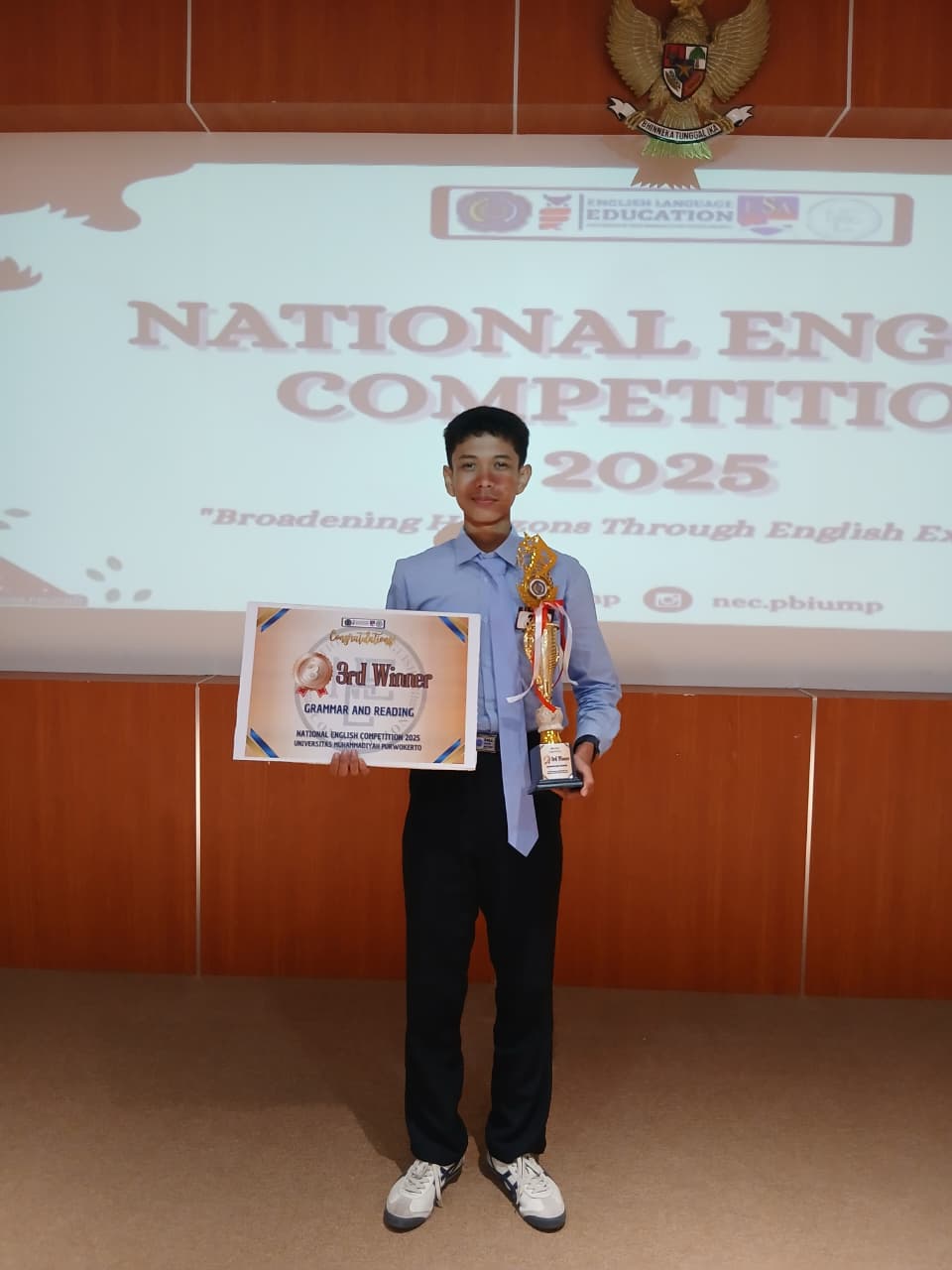 Putra SMA Negeri 1 Banyumas Raih Juara 3 pada Lomba National English Competition 2025