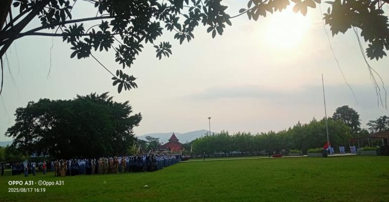 Siswa SMABA Turut Serta Upacara 17 Agustus 2025